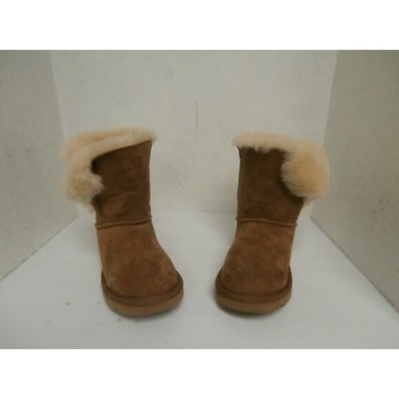 Ugg Women's 5803 Bailey Button Tan Size 6 USED!!! - Picture 1 of 7